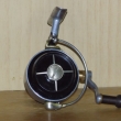 HARDY ALTEX N˚ MARK V . Je to nejmen�� ALTEX kter� se vyr�b�l . T�lo m� dlouh� jen 54mm a pr�m�r  rotoru je 55mm. Navij�k m� mimo��dn� skv�l� �nekov� p�evod. Vyr�b�l se v  kolem roku 1954.
